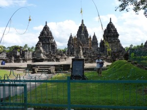 Es muss nicht immer Bali sein, auch die Hauptinsel Indonesiens, Java, hat viel zu bieten wie die Tempel von Prambanan. 