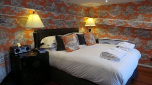 Edinburgh Hotel Nira Caledonian oranges  Zimmer