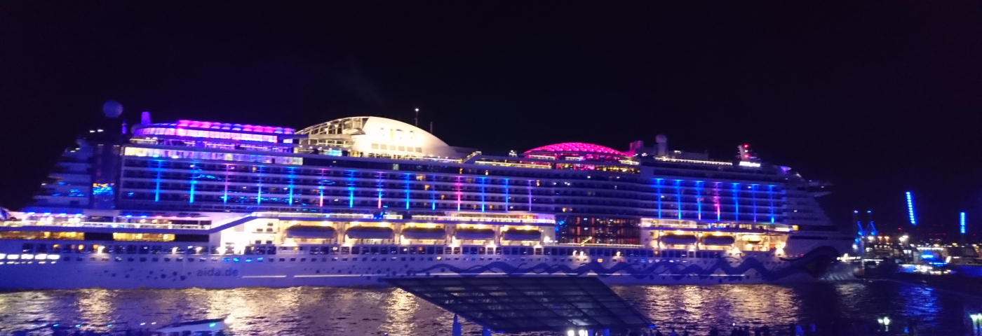 Cruise Days: Hamburg in blau